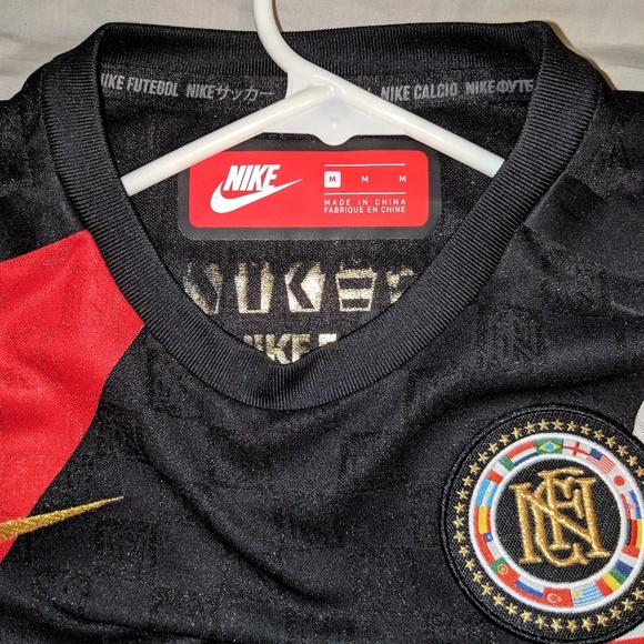 Nike soccer jersey - Picture 2 of 3